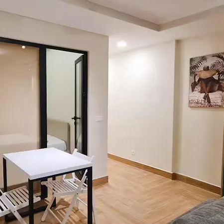 Well-equipped In Tirane, Qarku I Tiranes, Albania Aparthotel *